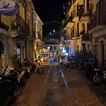 Vakantiehuis Calabria Collina Antico Casale Con Giardino Bio Naturale Self Service Attrezzato