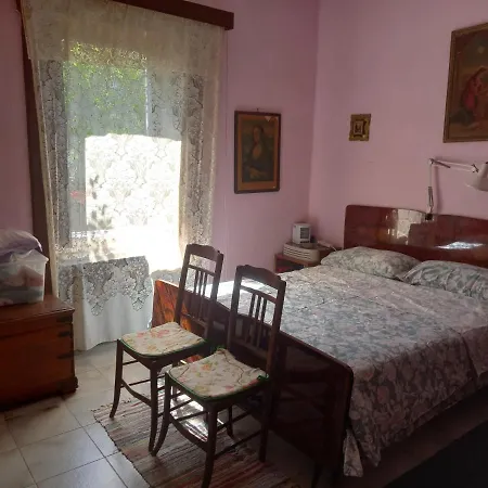 Calabria Collina Antico Casale Con Giardino Bio Naturale Self Service Attrezzato *