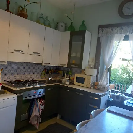 Calabria Collina Antico Casale Con Giardino Bio Naturale Self Service Attrezzato *